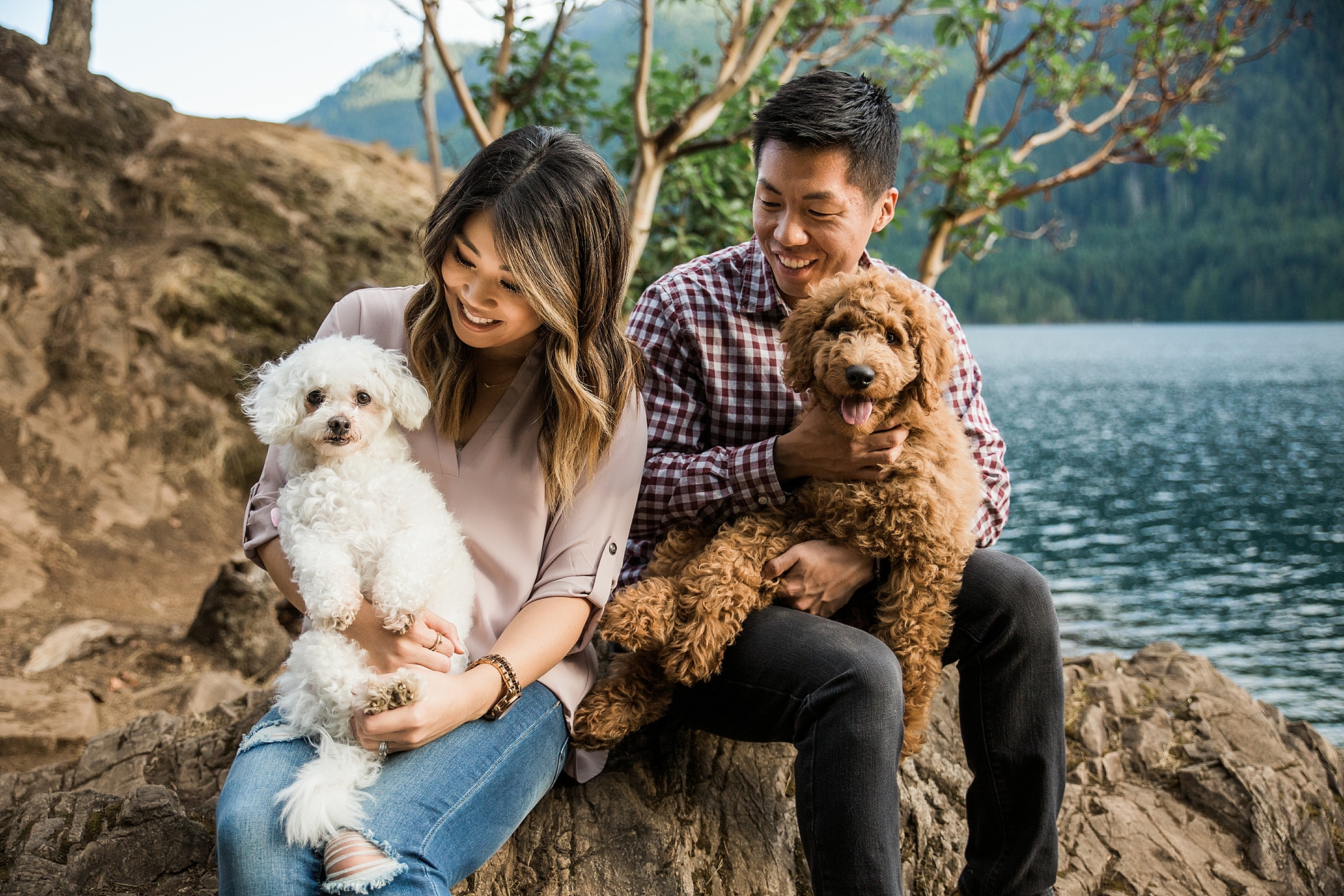 Lake Cushman Family Portraits with Dogs| Megan Montalvo Photography 