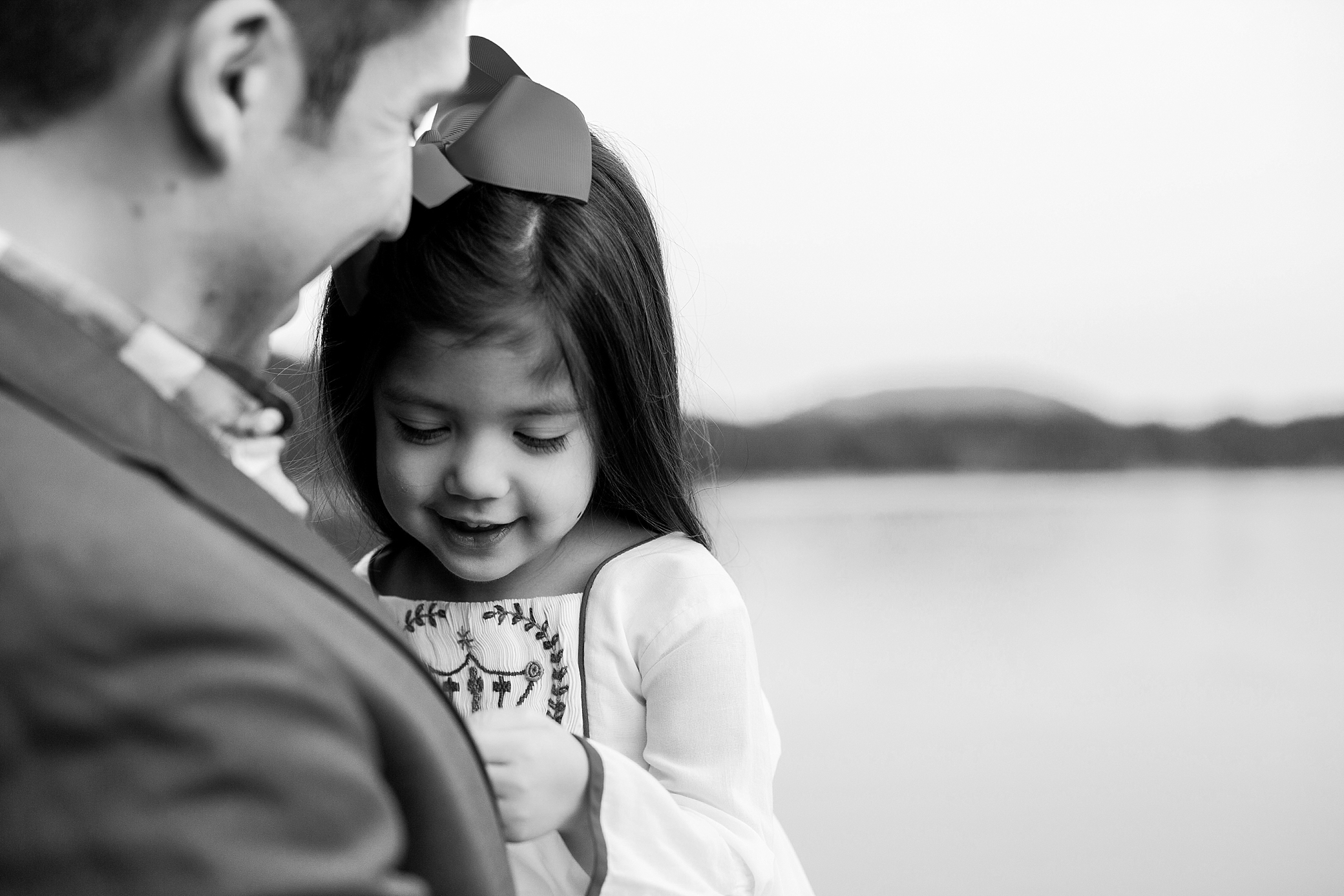 Daddy daughter moment during family photoshoot | Megan Montalvo Photography