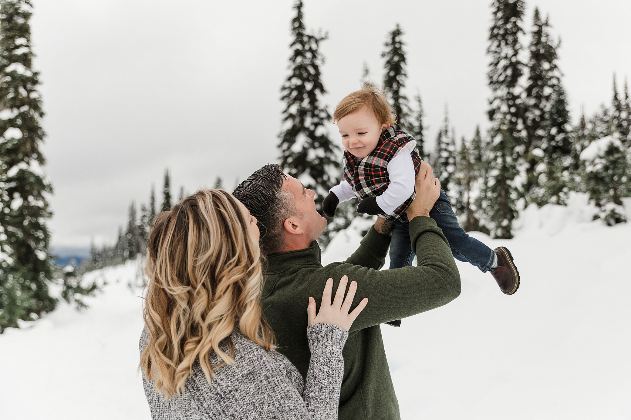 Snowy Mountain Session Tips with Megan Montalvo Photography 