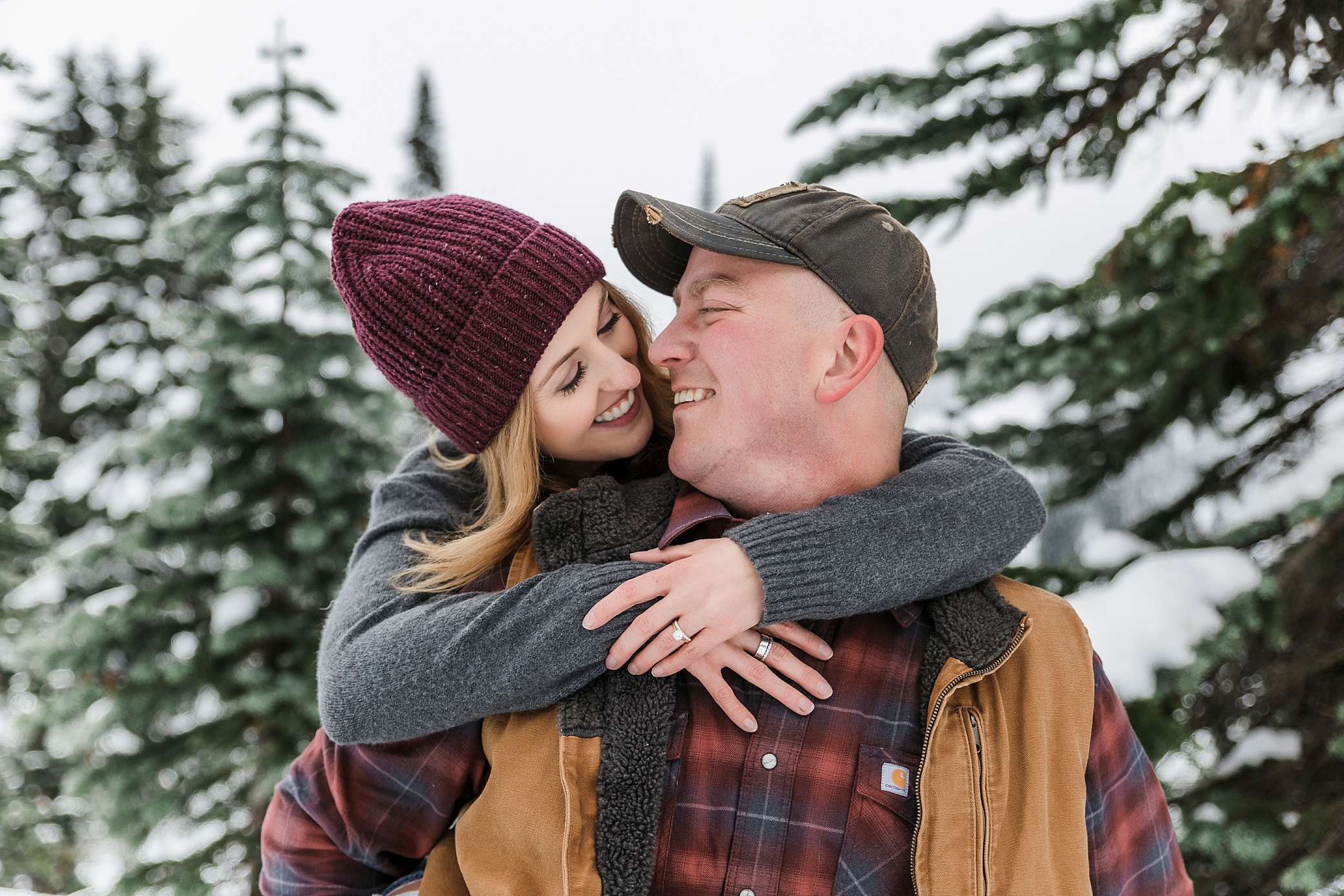 Mt Rainier Couples Photoshoot | Megan Montalvo Photography 