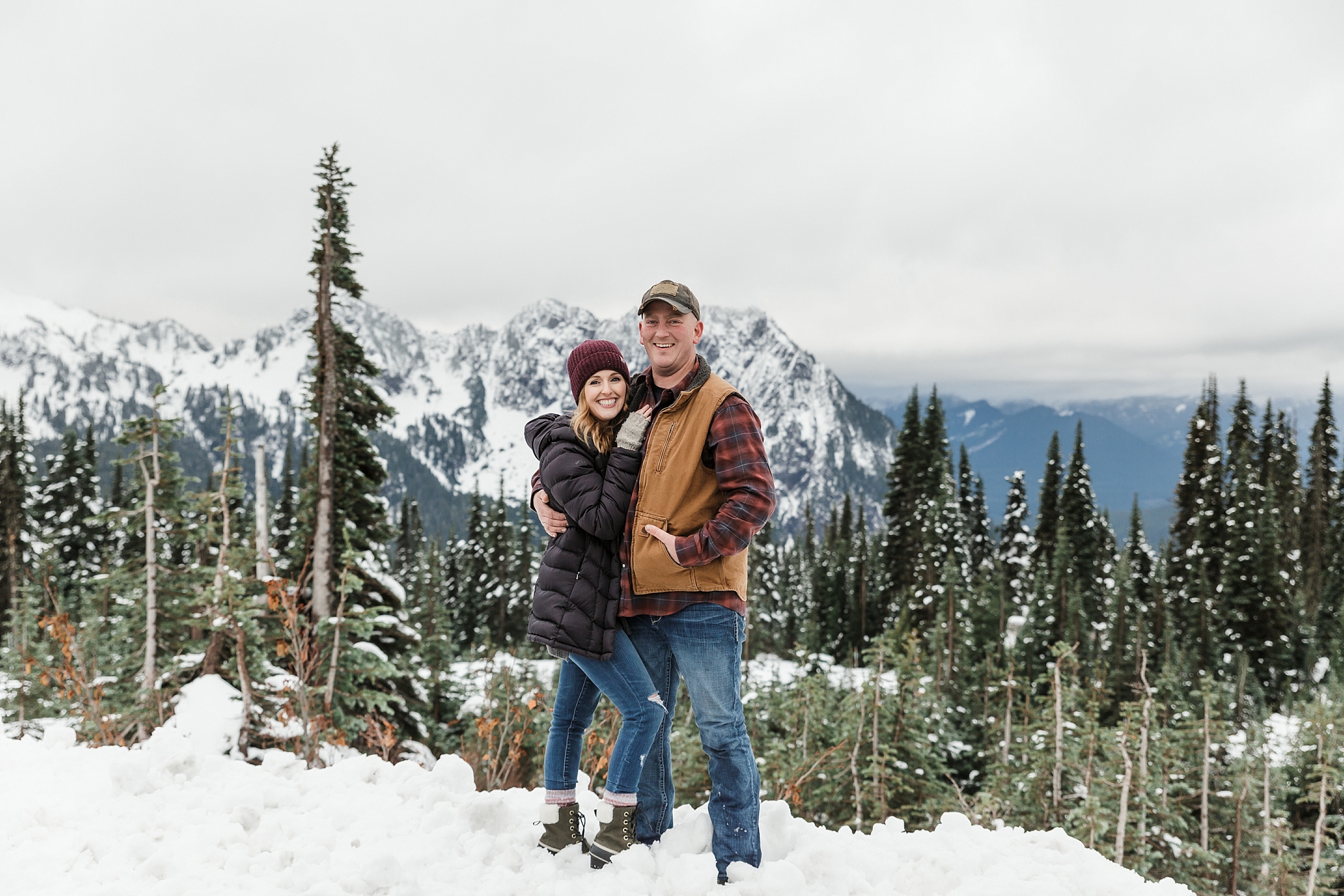 Mount Rainier Couples Photoshoot | Megan Montalvo Photography 