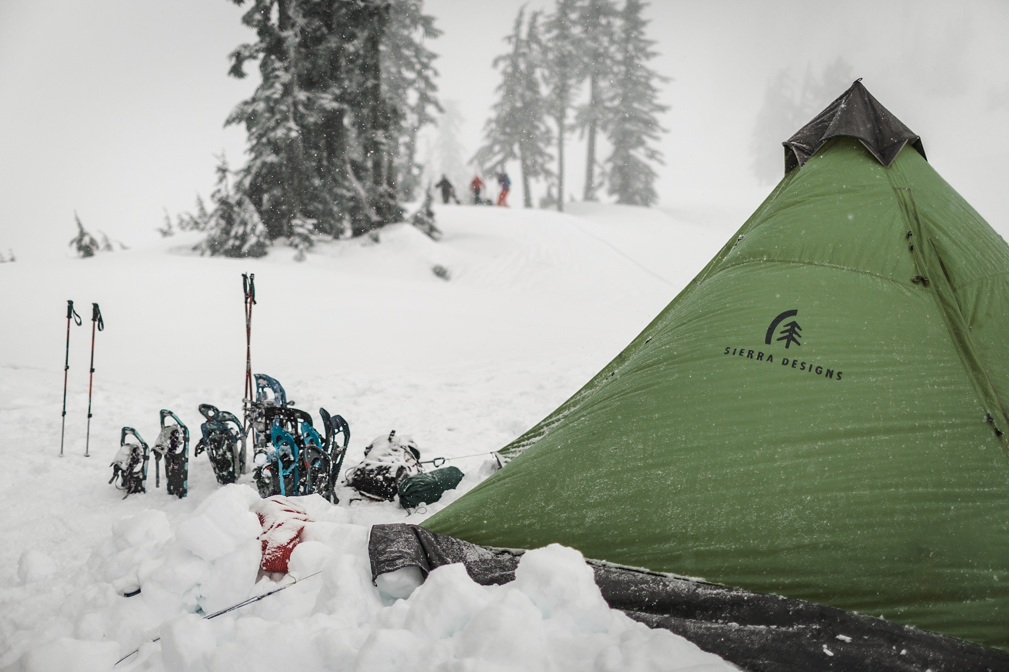 Sierra Designs Outdoor Tent for Elopement | Megan Montalvo Photography 