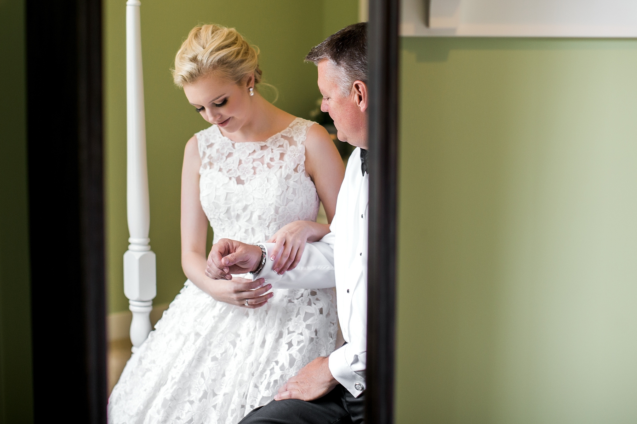 Bride and Father Gift exchange on wedding day | | Must Have Moments on Your Wedding Day