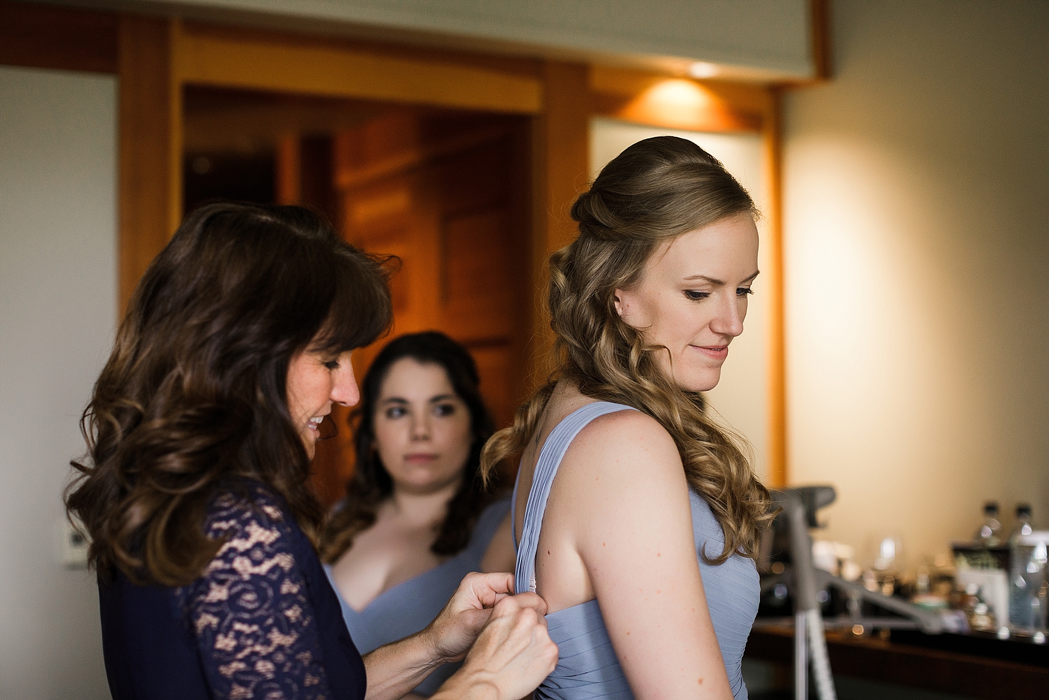 Getting ready wedding photos | Megan Montalvo Photography 