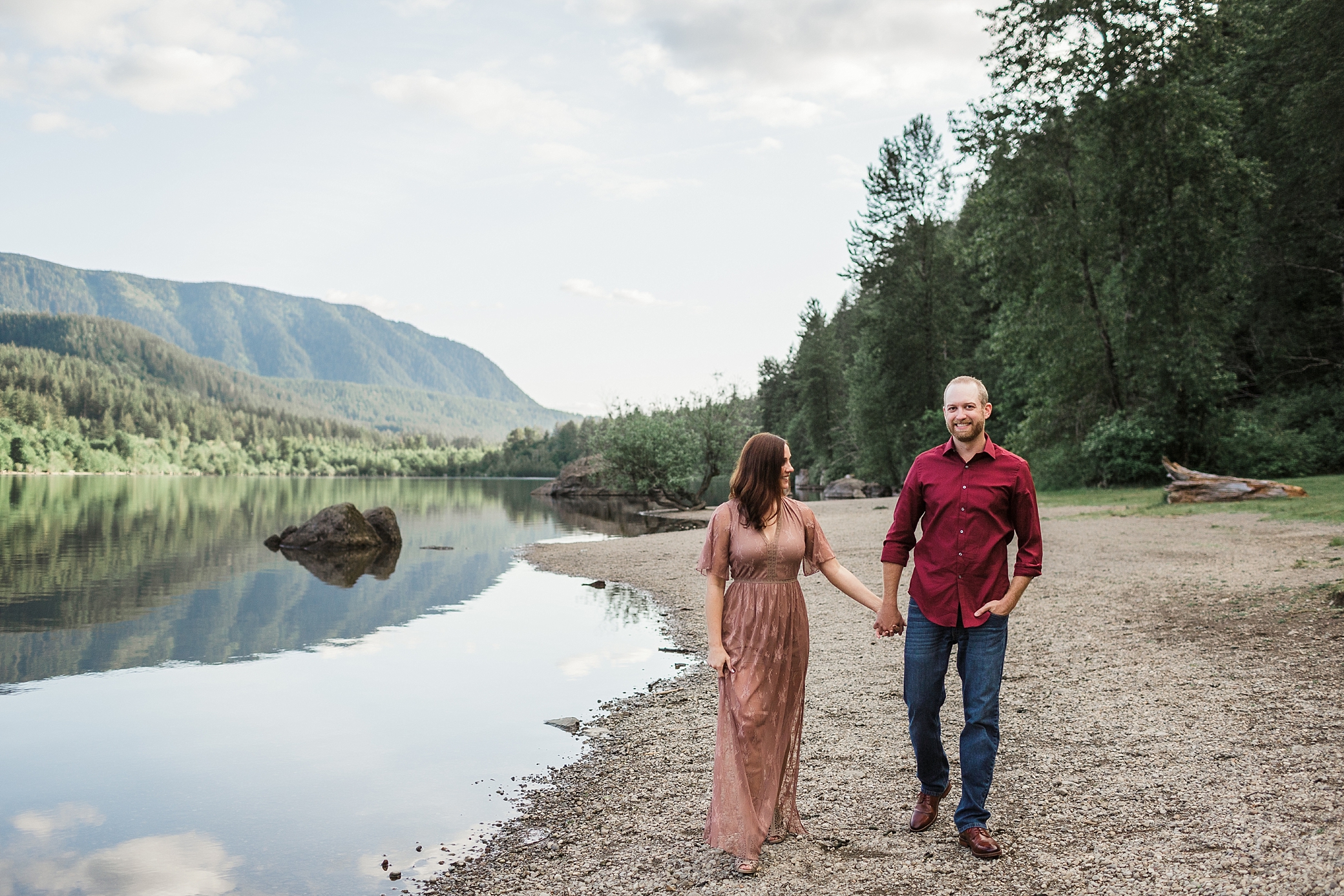 Summer engagement session at Rattlesnake Lake in North Bend, WA. Photographed by Snoqualmie Wedding Photographer, Megan Montalvo Photography