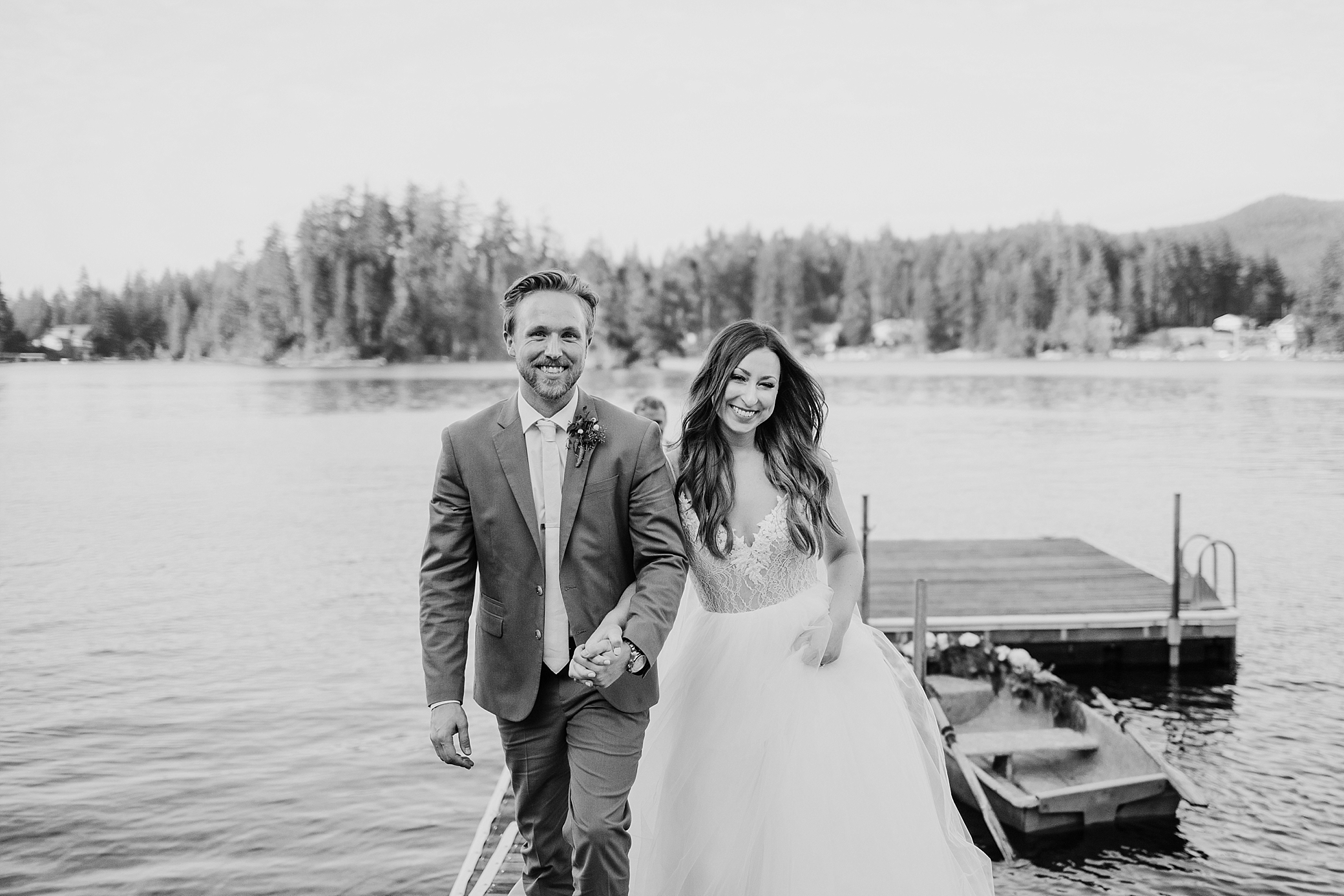 Lakeside intimate wedding photographed by Seattle intimate wedding photographer, Megan Montalvo Photography. 