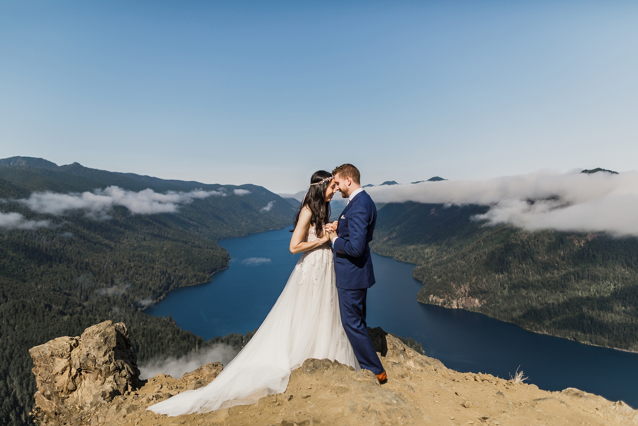 Intimate elopement ceremony overlooking Lake Crescent in the Olympic National Park | Megan Montalvo Photography