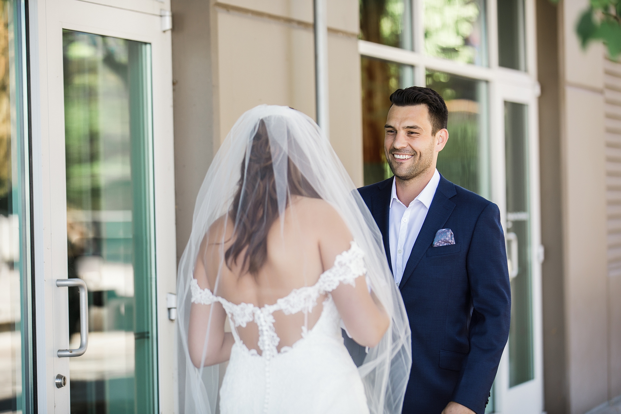 Downtown Tacoma wedding photographed by Megan Montalvo Photography 