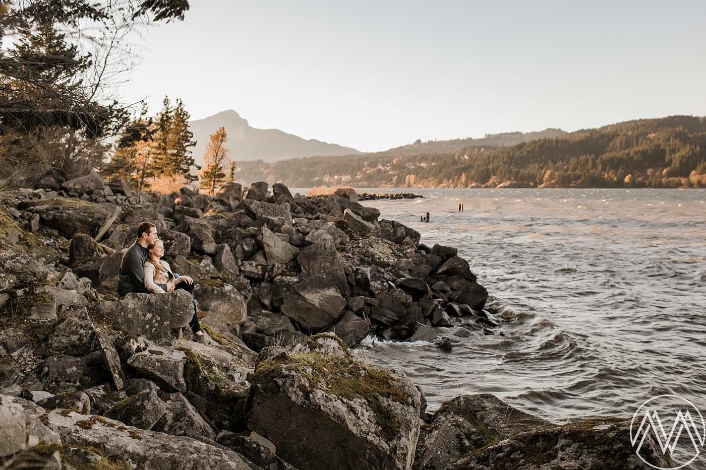 Portland Wedding Photographer, Megan Montalvo Photography, photographs Columbia River Gorge engagement session. 