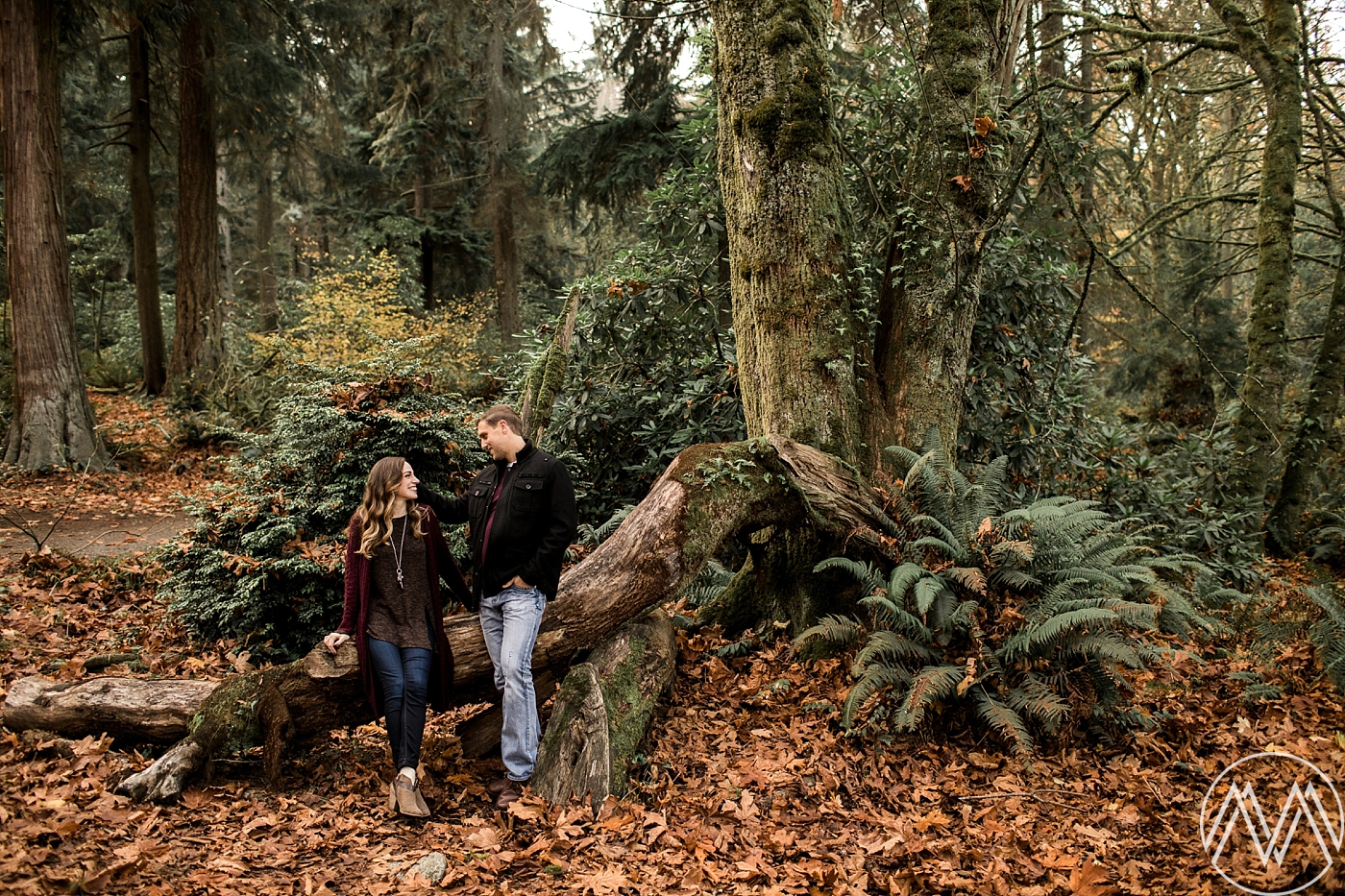 Fall engagement session at Point Defiance Park. Photographed by Tacoma Wedding Photographer, Megan Montalvo Photography. 