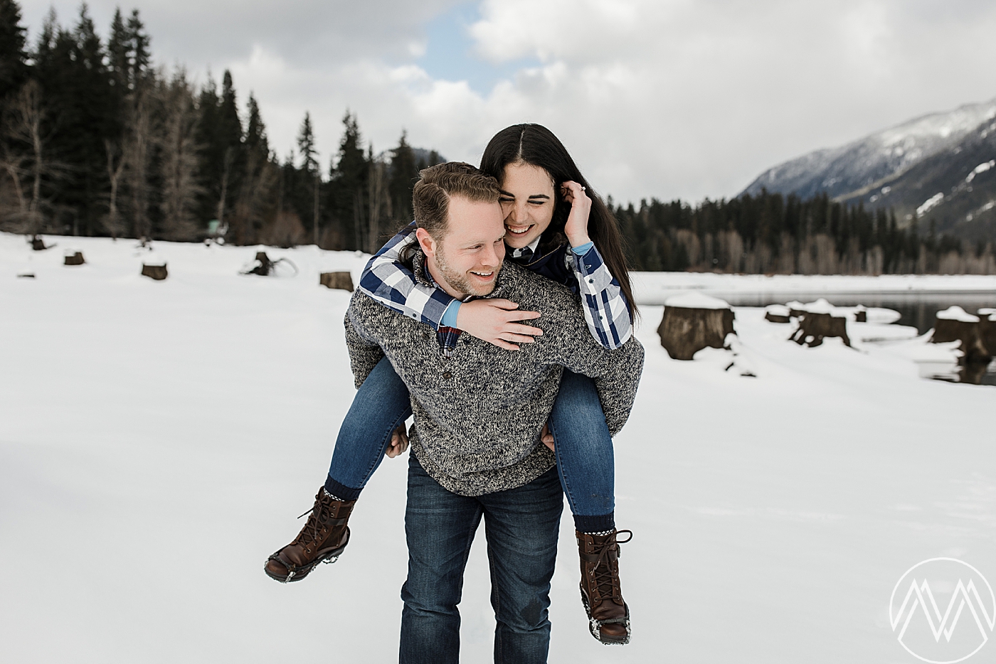 Snowy engagement session at Rattlesnake Lake | Megan Montalvo Photography