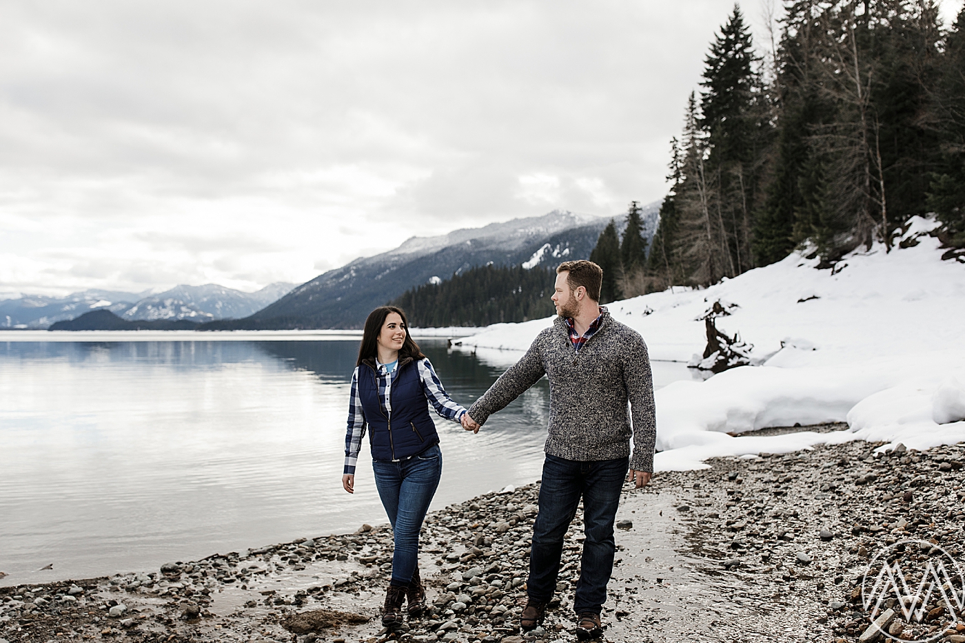 Adventure engagement session at Rattlesnake Lake in the winter. | Megan Montalvo Photography