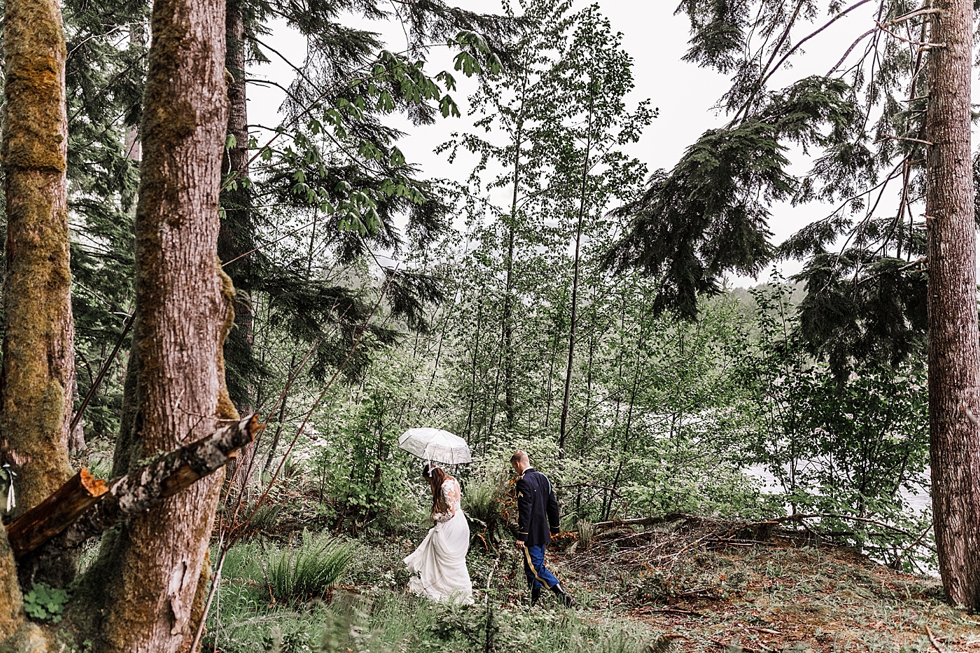 PNW Elopement in the rain at Mt. Rainier | Megan Montalvo Photography