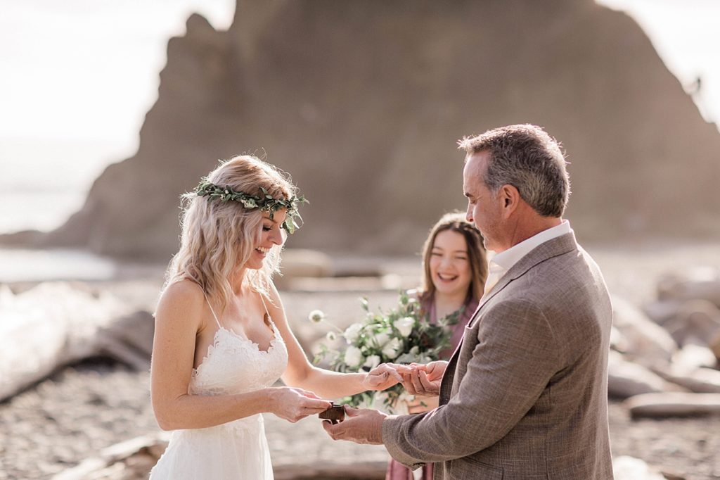 This image has an empty alt attribute; its file name is ruby-beach-elopement_0009-1024x682.jpg