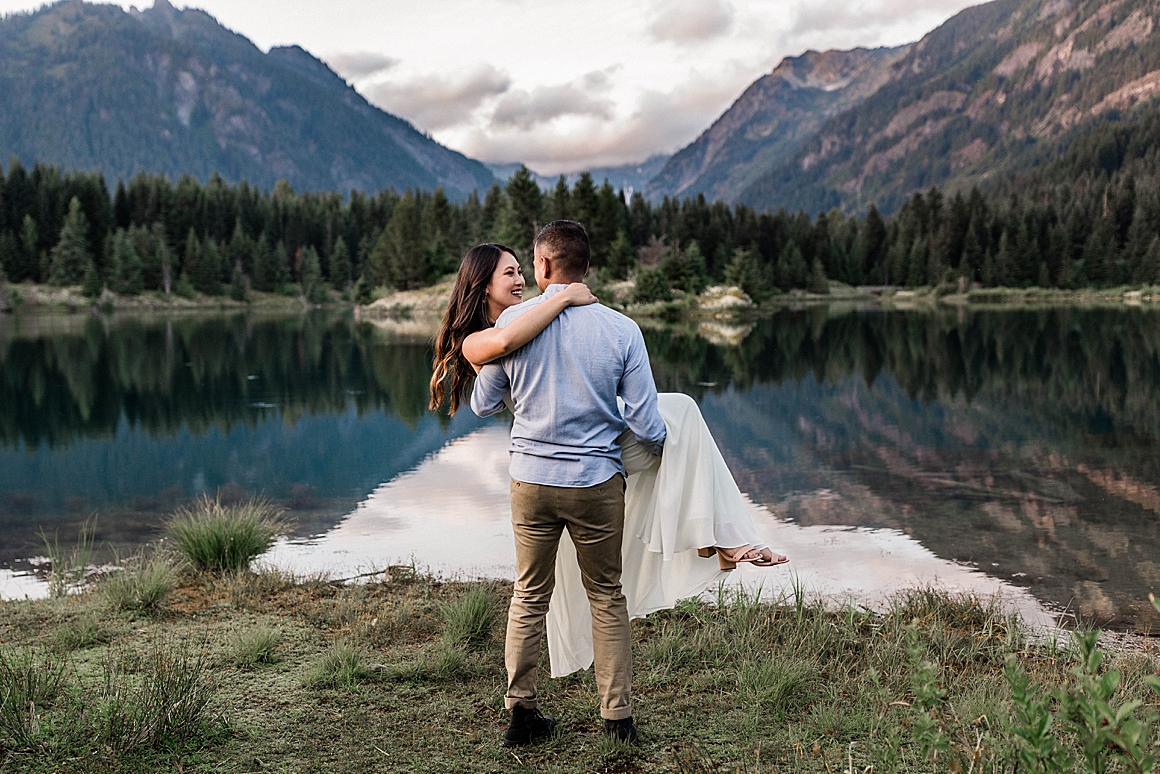 Gold Creek Pond Engagement Session. Photographed by Tacoma Engagement Photographer, Megan Montalvo Photography. 