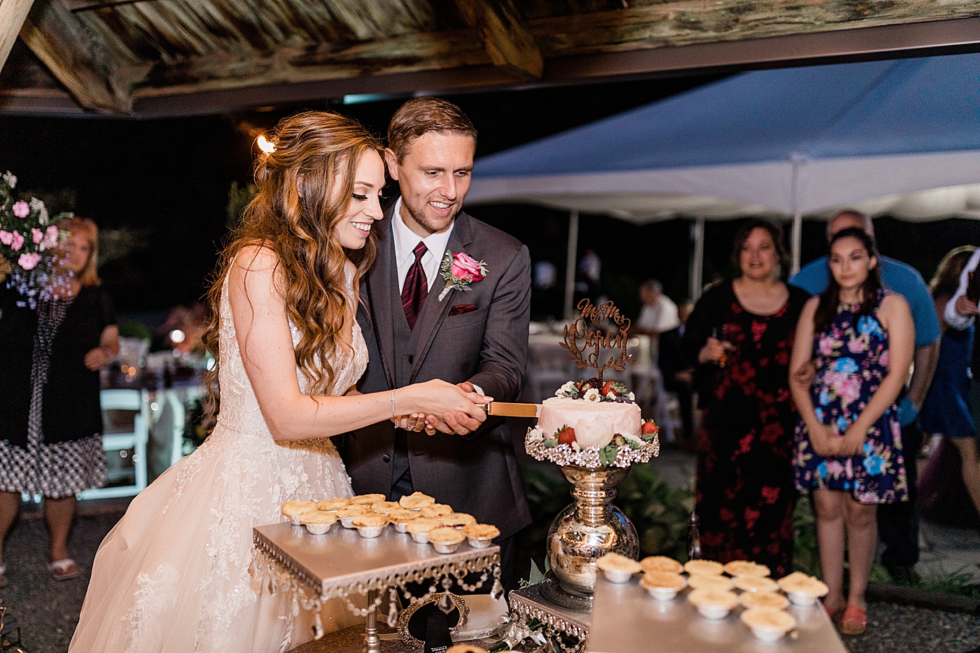 Wedding reception at Cedar Springs in Port Orchard, WA | Megan Montalvo Photography