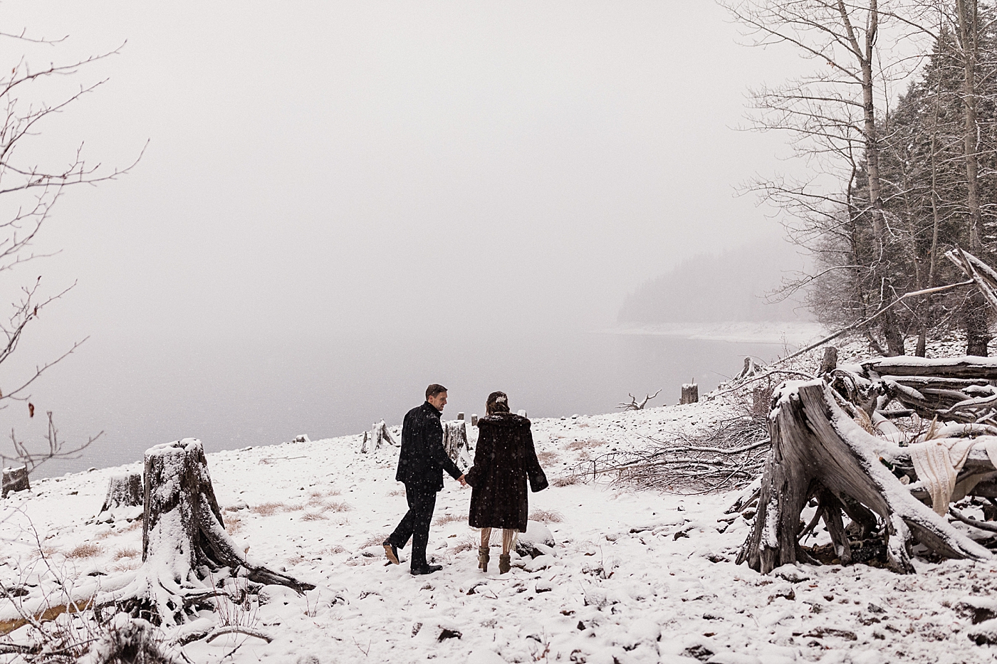 Foggy views at Lake Kachess elopement | Megan Montalvo Photography