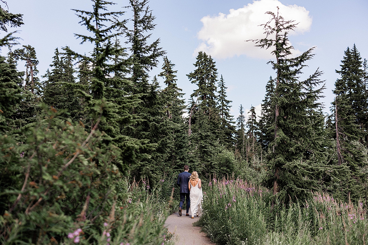 Mount Baker elopement. Photo by Megan Montalvo Photography.