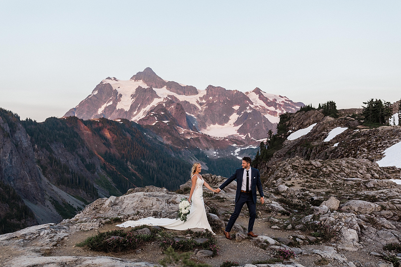 Elopement at Artist Point | Photo by Megan Montalvo Photography