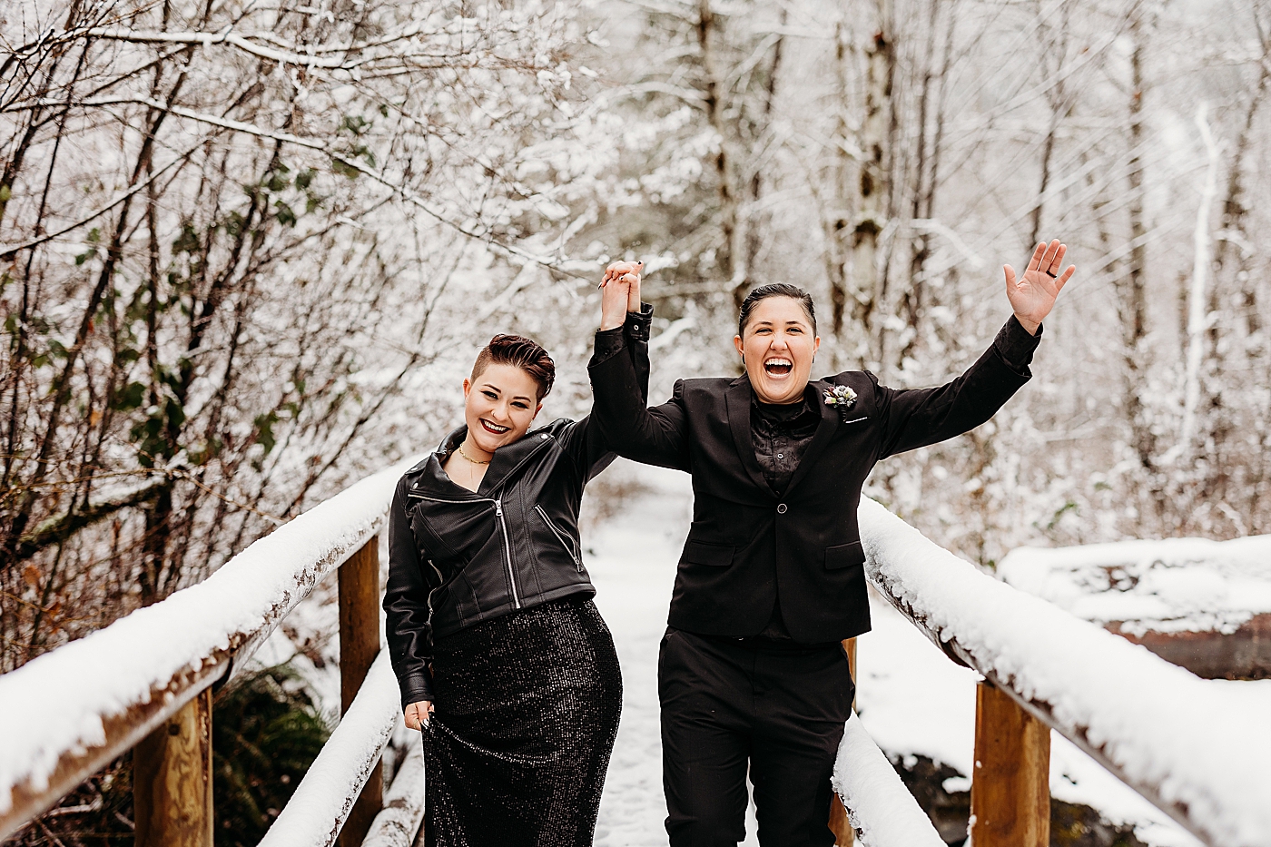 Winter elopement in the PNW. Photo by Megan Montalvo Photography.
