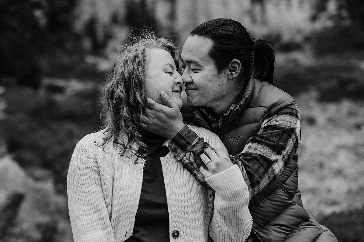 Adventure engagement session in the PNW during fall. Photo by Megan Montalvo Photography.