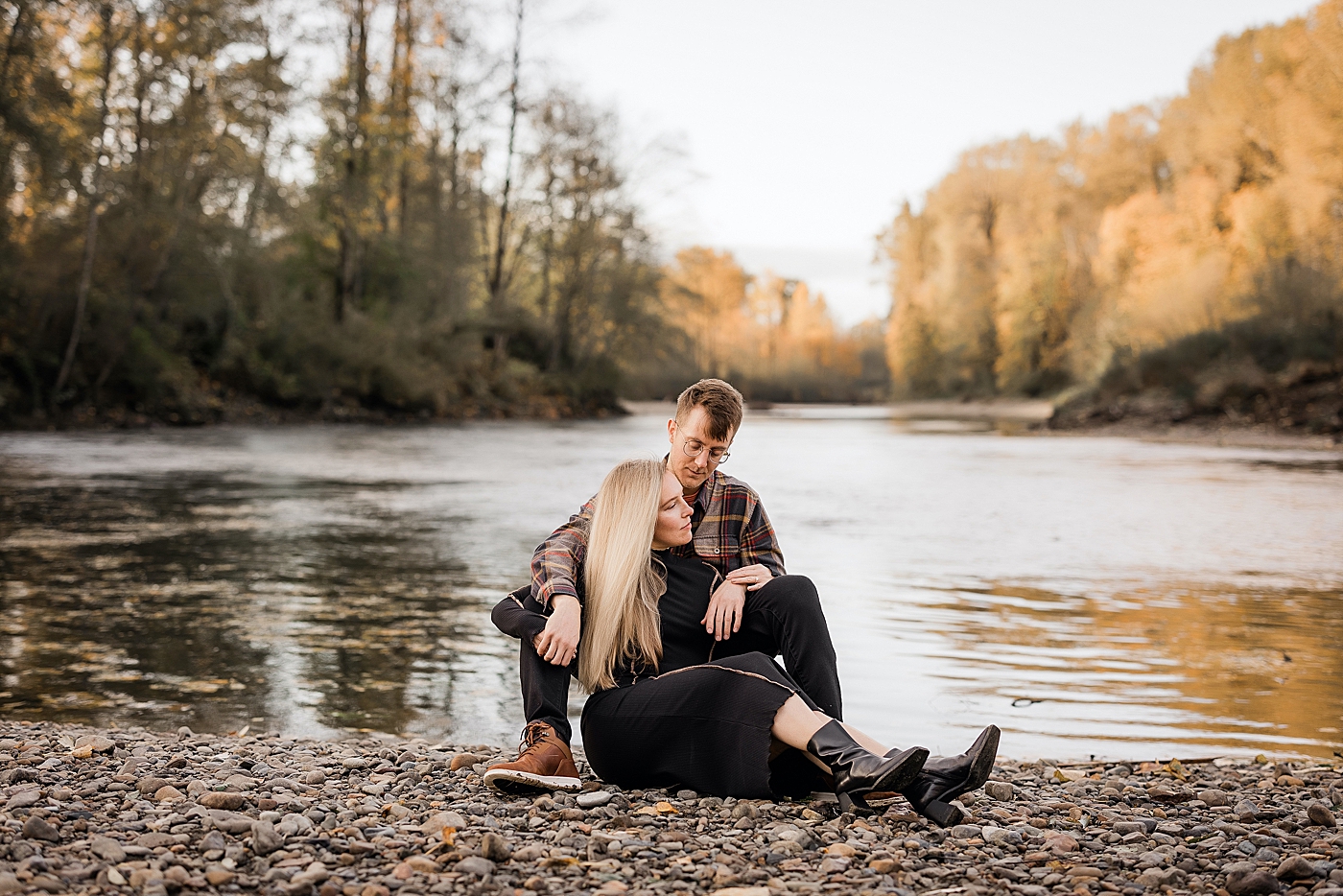 Fall engagement session in North Bend, WA. Photo by Megan Montalvo Photography.