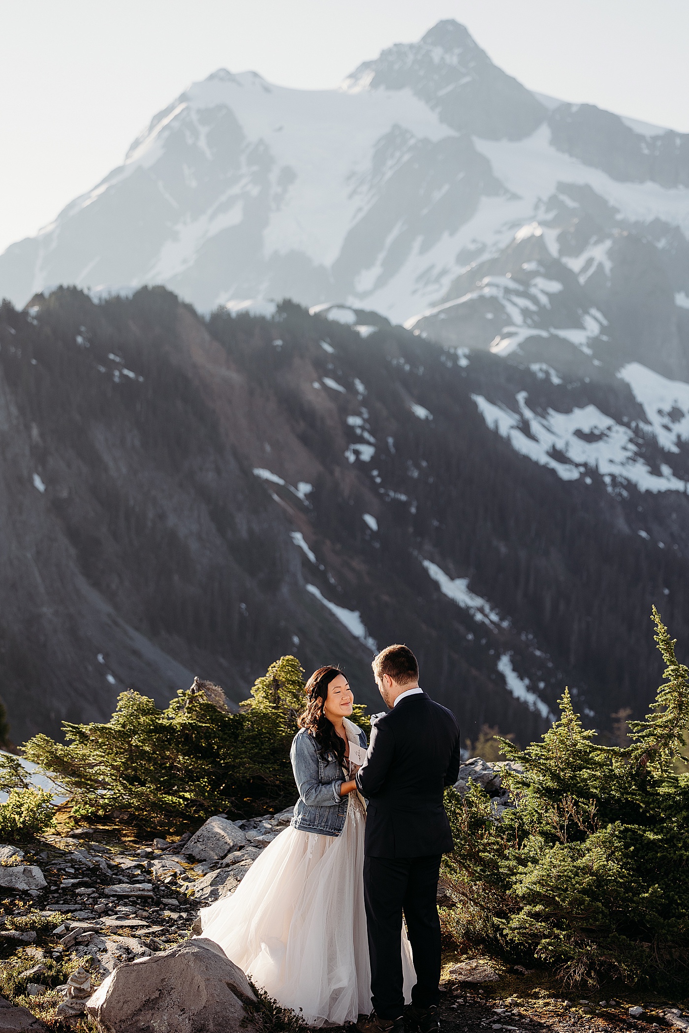 Bride and groom exchanging vows at Artist Point | Megan Montalvo Photography