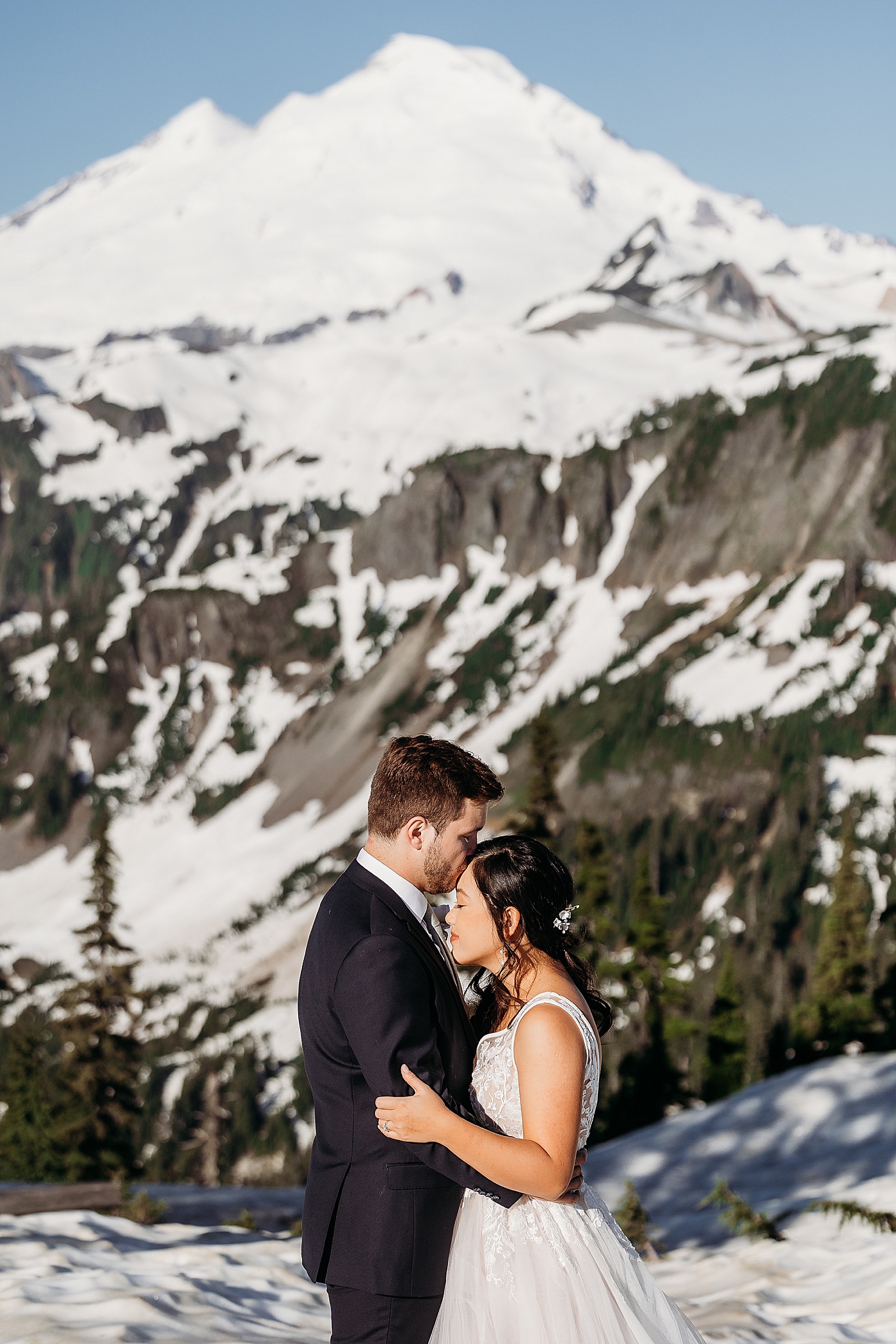 Washington elopement in the summer at Mount Baker | Megan Montalvo Photography
